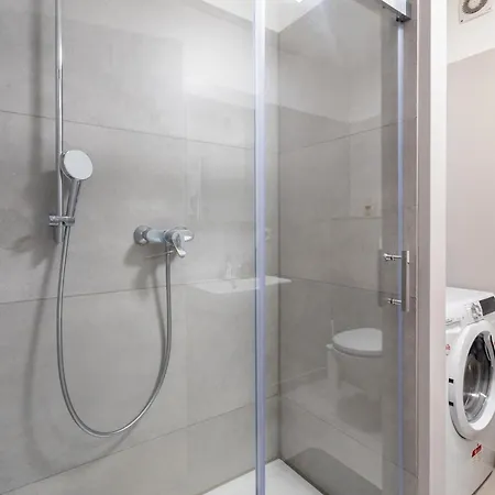 2bedroom In - Near Messe Apartment *